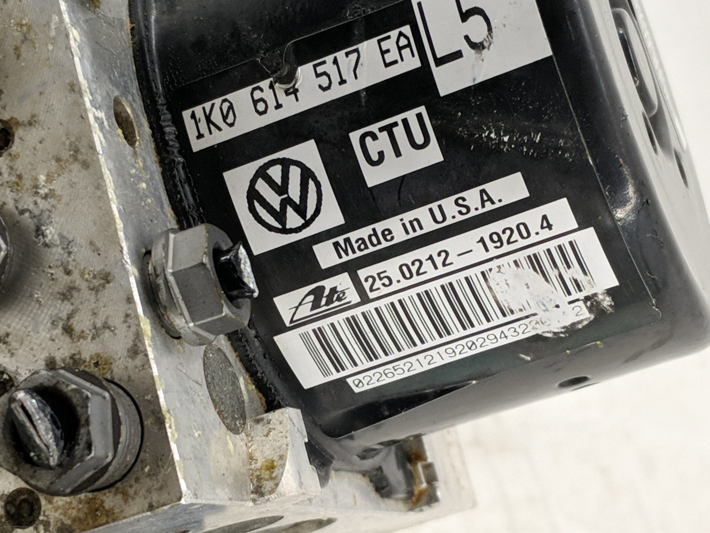 2013-2015 Volkswagen Passat ABS Pump Control Module Replacement P/N:1K0 614 517 EA Fits Fits 2013 2014 2015 OEM Used Auto Pa