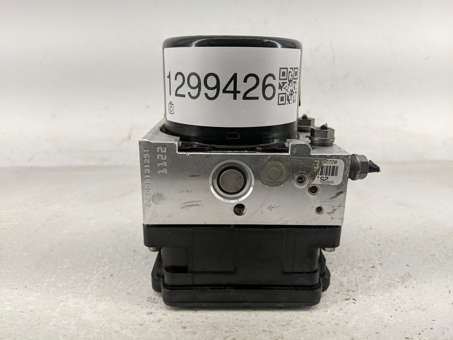 2013-2015 Volkswagen Passat ABS Pump Control Module Replacement P/N:1K0 614 517 EA Fits Fits 2013 2014 2015 OEM Used Auto Pa