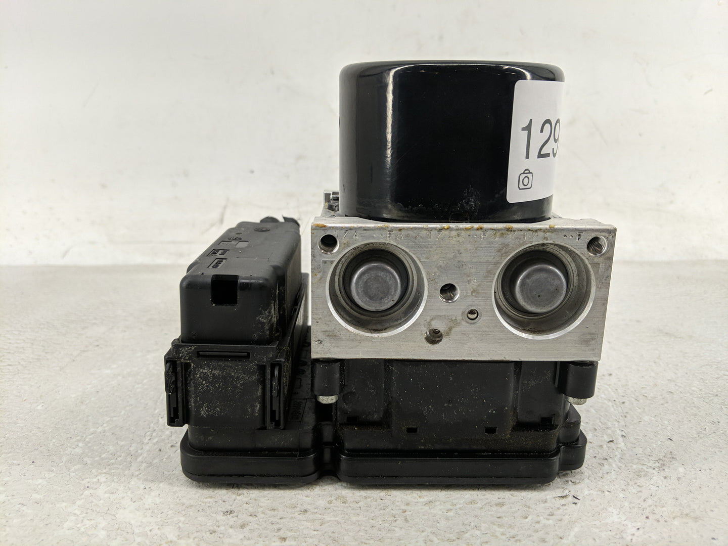 2013-2015 Volkswagen Passat ABS Pump Control Module Replacement P/N:1K0 614 517 EA Fits Fits 2013 2014 2015 OEM Used Auto Pa