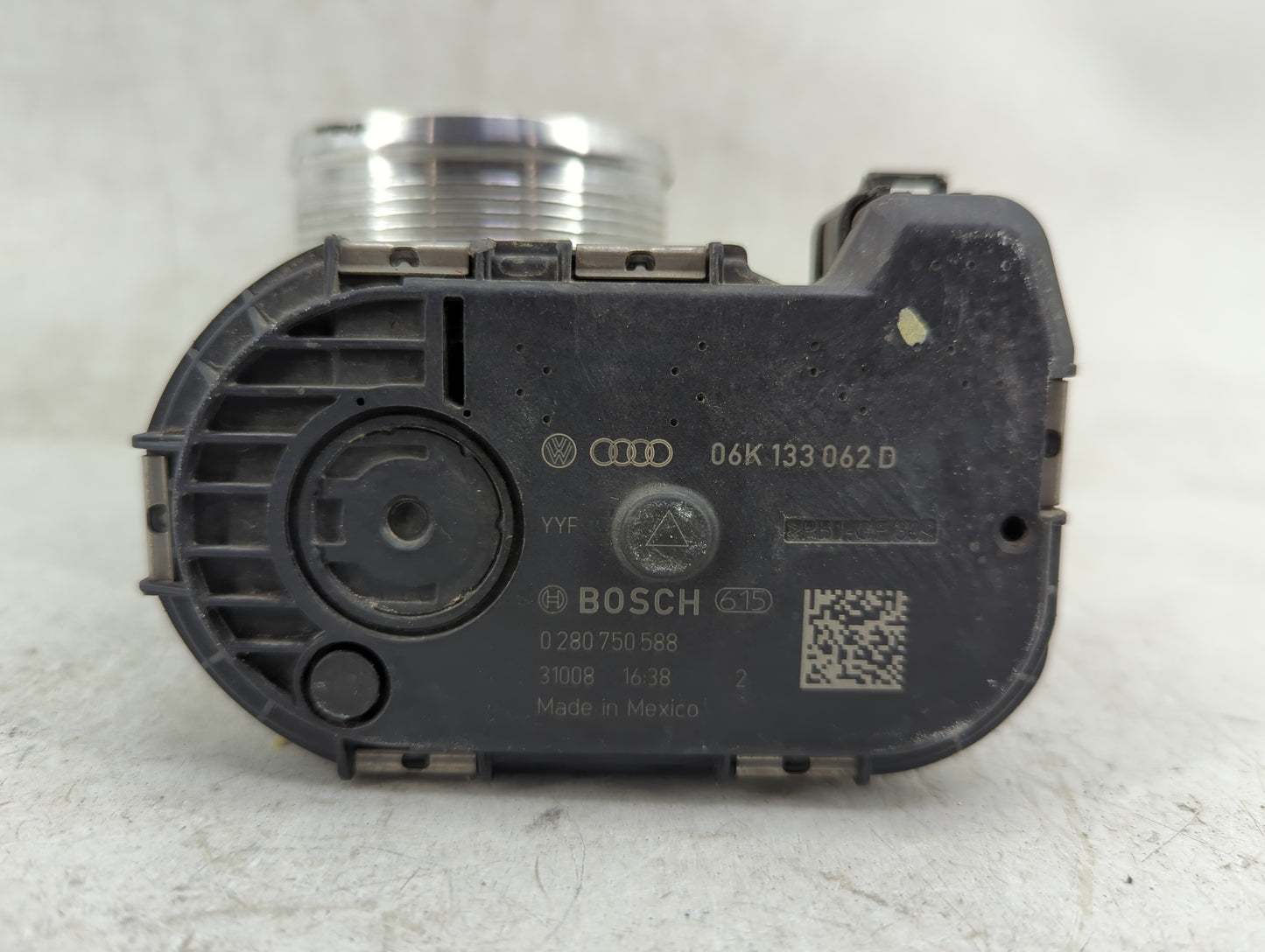 2014-2017 Volkswagen Passat Throttle Body P/N:0 280 750 588 06K133062D Fits Fits 2014 2015 2016 2017 OEM Used Auto Parts - O