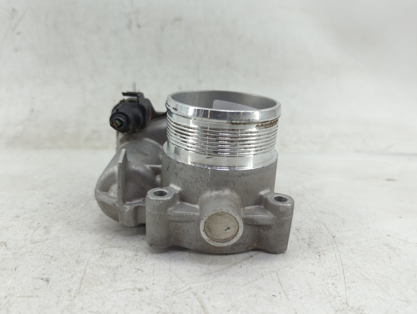 2014-2017 Volkswagen Passat Throttle Body P/N:06K133062D Fits Fits 2014 2015 2016 2017 OEM Used Auto Parts - Oemusedautopart