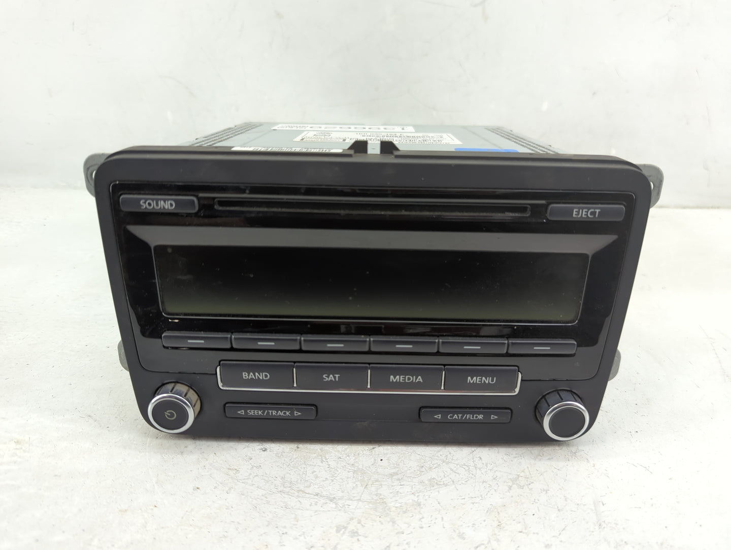 2013-2015 Volkswagen Passat Radio AM FM Cd Player Receiver Replacement P/N:1K0035164F Fits Fits 2013 2014 2015 OEM Used Auto