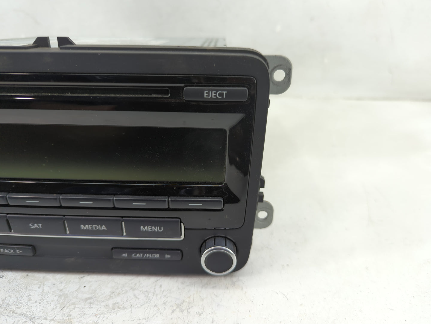2013-2015 Volkswagen Passat Radio AM FM Cd Player Receiver Replacement P/N:1K0035164F Fits Fits 2013 2014 2015 OEM Used Auto