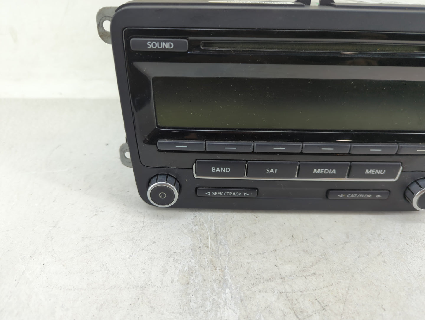 2012-2015 Volkswagen Passat Radio AM FM Cd Player Receiver Replacement P/N:28354813 1K0 035 164 F Fits OEM Used Auto Parts -