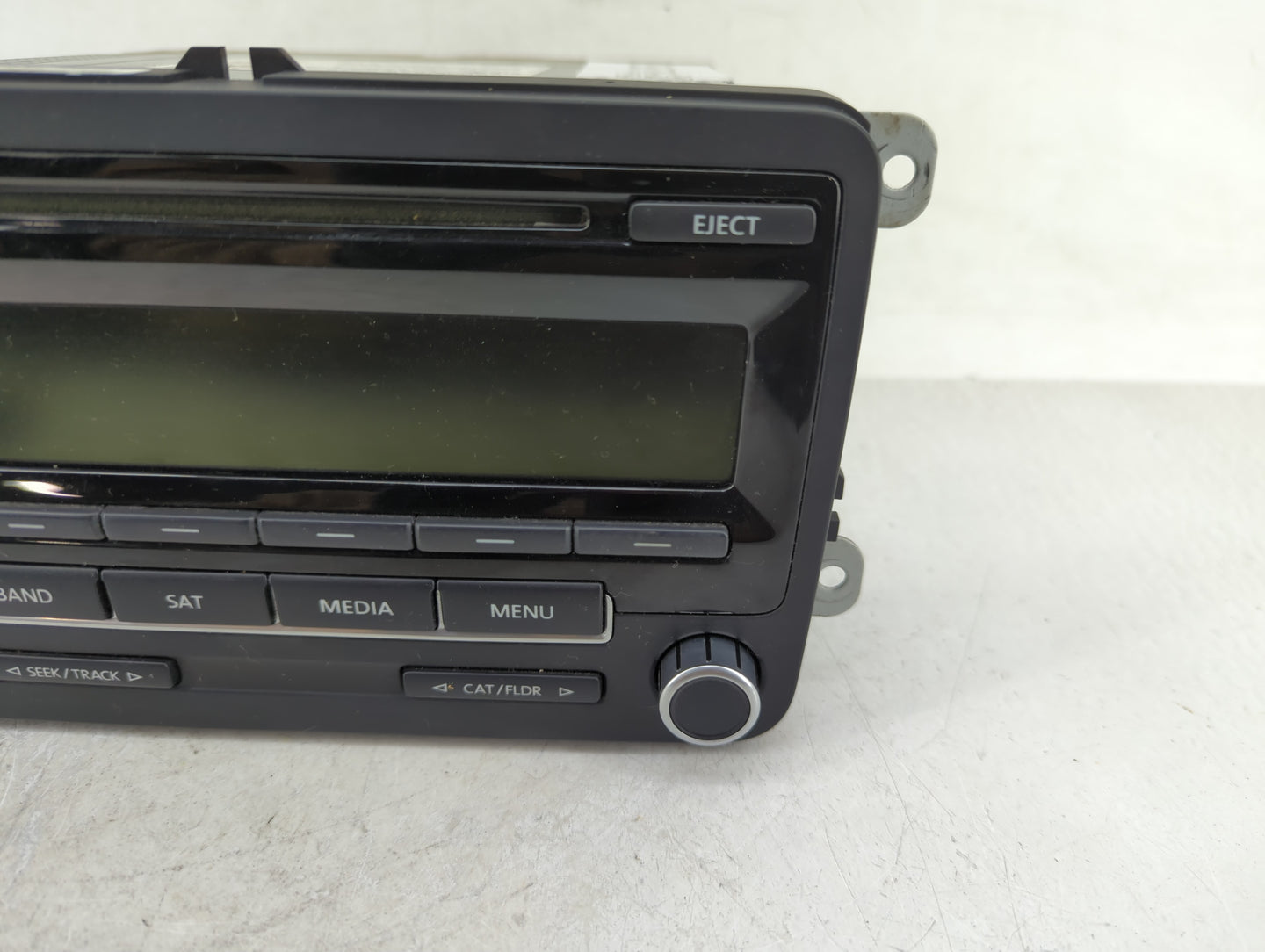 2012-2015 Volkswagen Passat Radio AM FM Cd Player Receiver Replacement P/N:28354813 1K0 035 164 F Fits OEM Used Auto Parts -