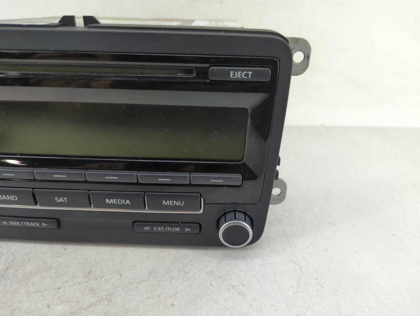 2012-2015 Volkswagen Passat Radio AM FM Cd Player Receiver Replacement P/N:28354813 1K0 035 164 F Fits OEM Used Auto Parts -