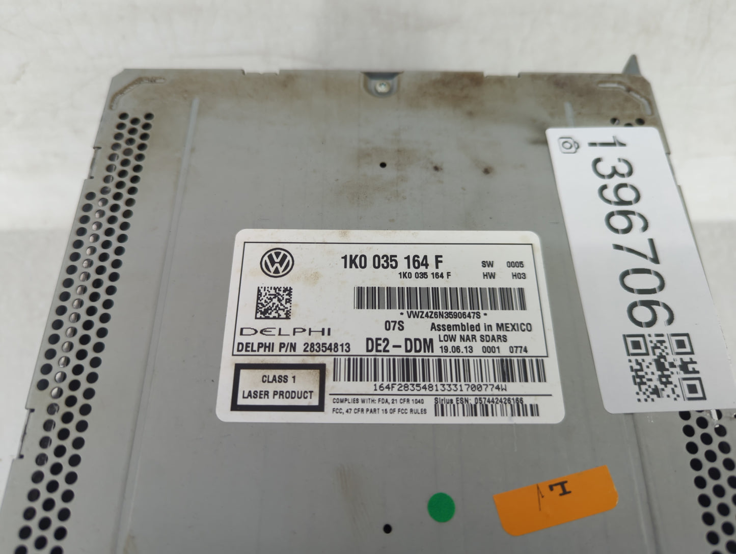 2012-2015 Volkswagen Passat Radio AM FM Cd Player Receiver Replacement P/N:28354813 1K0 035 164 F Fits OEM Used Auto Parts -