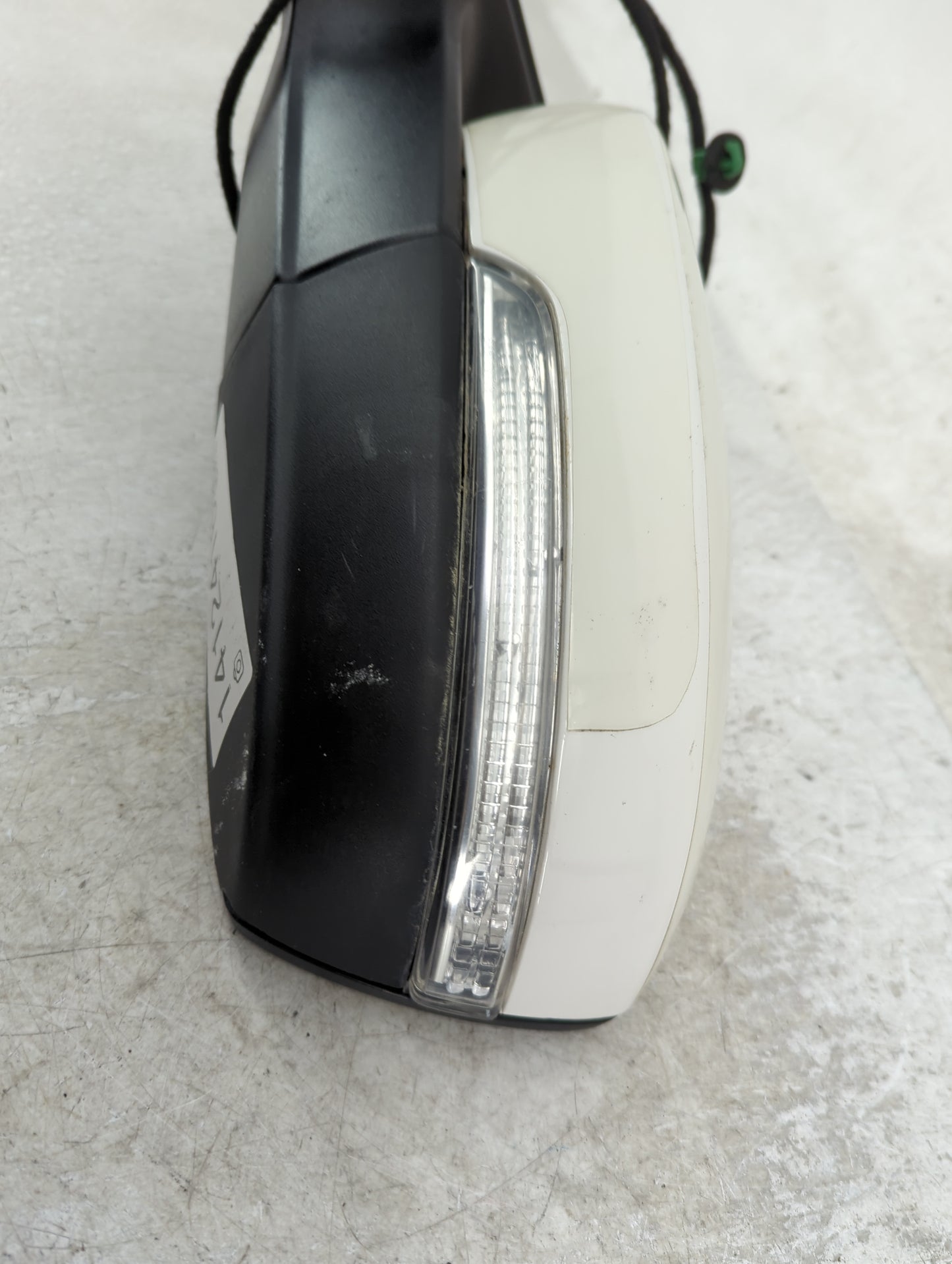 2013-2015 Volkswagen Passat Driver Side View Mirror - Left Door Mirror OEM Used - Oemusedautoparts1.com