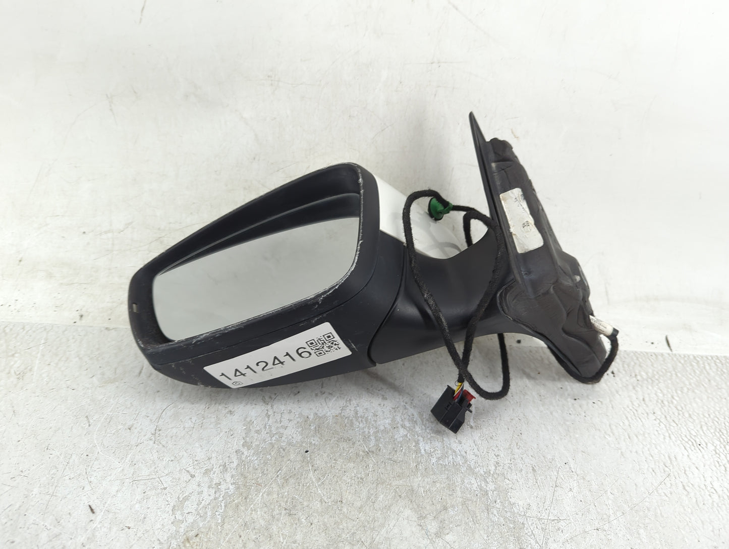 2013-2015 Volkswagen Passat Driver Side View Mirror - Left Door Mirror OEM Used - Oemusedautoparts1.com