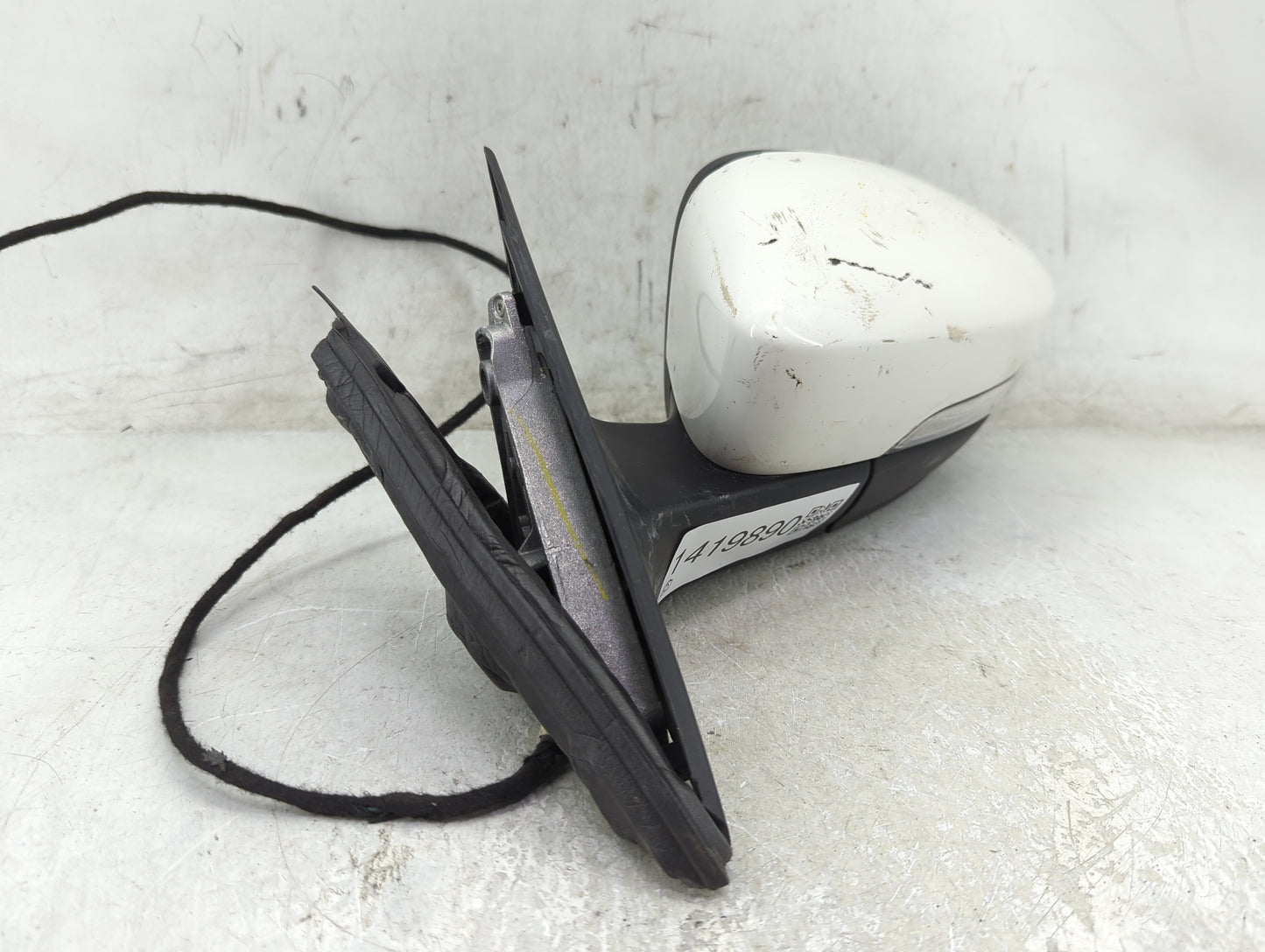 2013-2015 Volkswagen Passat Driver Side View Mirror - Left Door Mirror OEM Used - Oemusedautoparts1.com