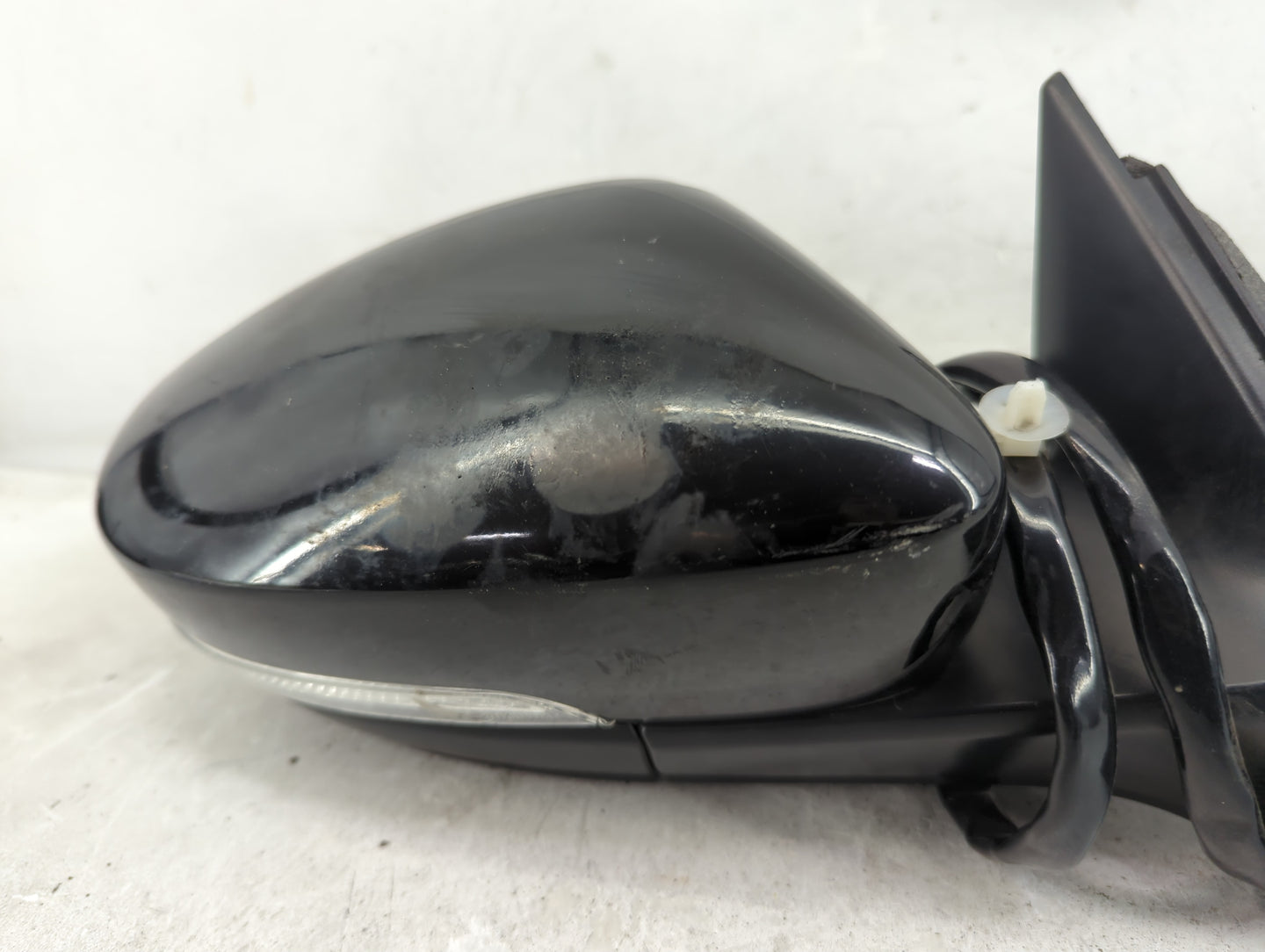 2013-2015 Volkswagen Passat Passenger Side View Mirror - Right Door Mirror OEM Used - Oemusedautoparts1.com
