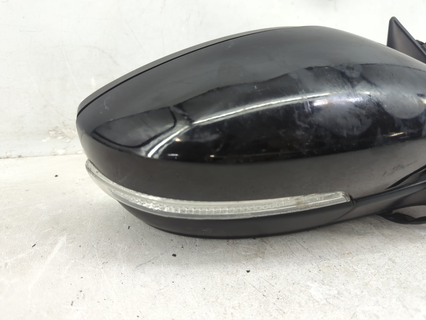 2013-2015 Volkswagen Passat Passenger Side View Mirror - Right Door Mirror OEM Used - Oemusedautoparts1.com