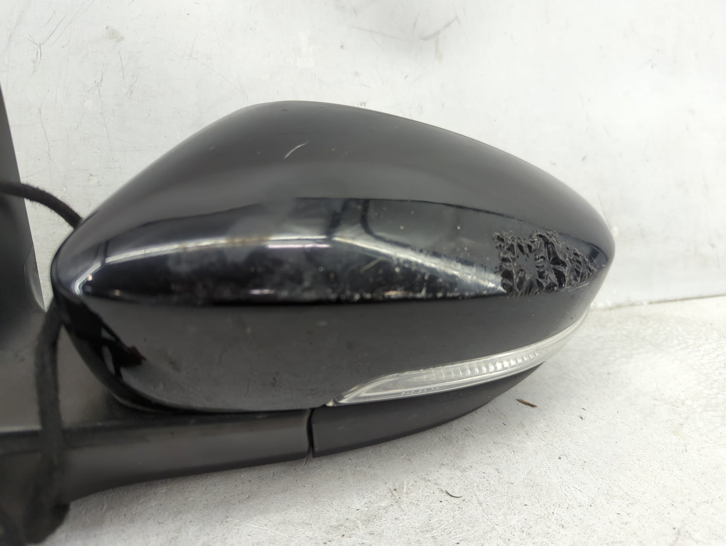 2013-2015 Volkswagen Passat Driver Side View Mirror - Left Door Mirror OEM Used - Oemusedautoparts1.com