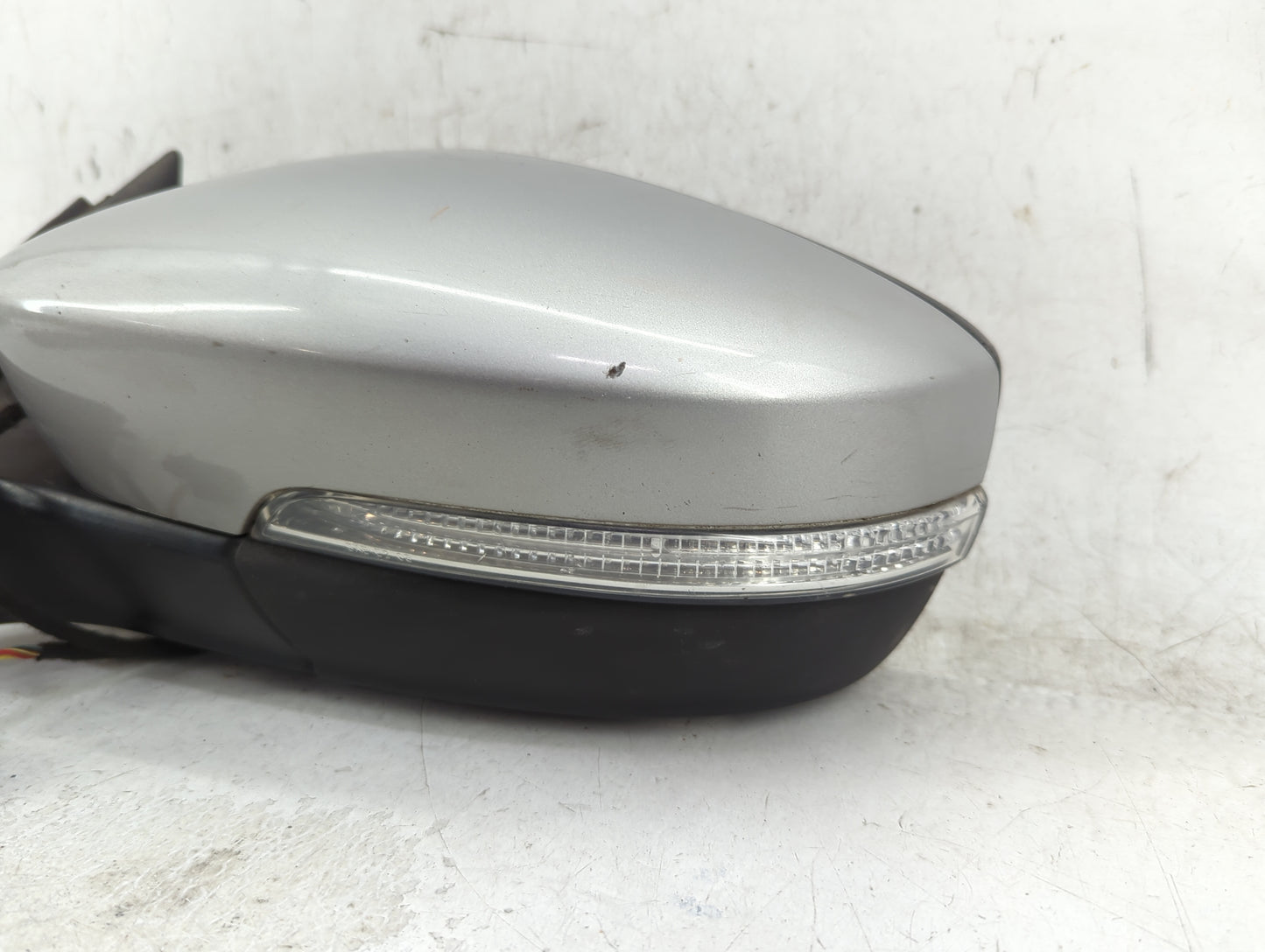 2013-2015 Volkswagen Passat Driver Side View Mirror - Left Door Mirror OEM Used - Oemusedautoparts1.com