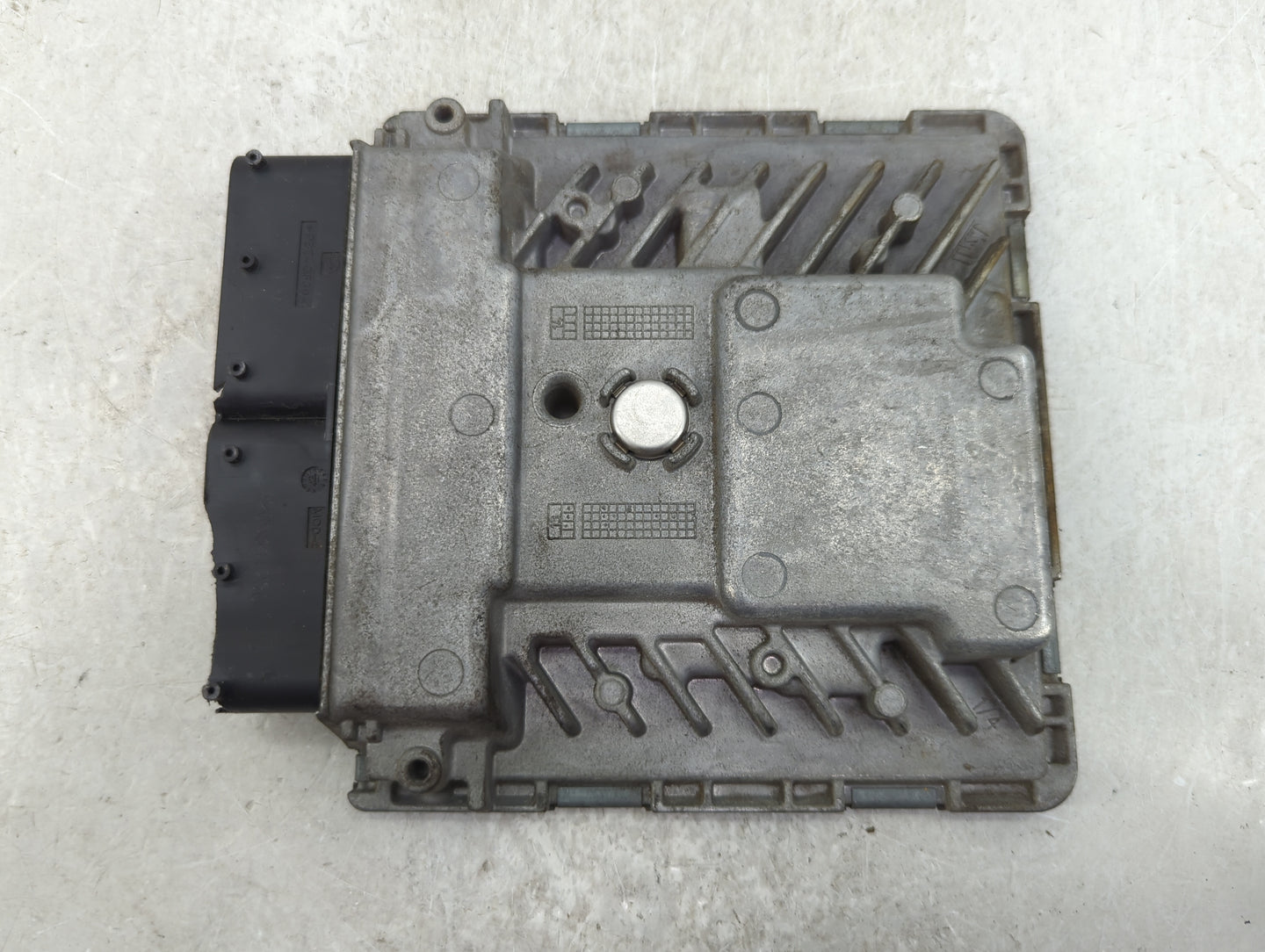 2014 Volkswagen Passat PCM Engine Control Computer ECU ECM PCU OEM P/N:06K 906 070 H 06K 907 425 Fits Fits 2015 OEM Used Aut