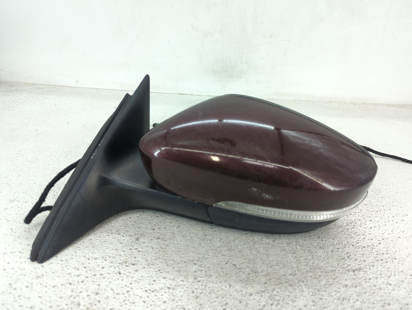 2013-2015 Volkswagen Passat Driver Side View Mirror - Left Door Mirror OEM Used - Oemusedautoparts1.com
