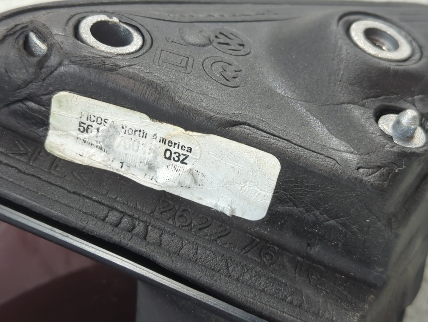 2013-2015 Volkswagen Passat Driver Side View Mirror - Left Door Mirror OEM Used - Oemusedautoparts1.com