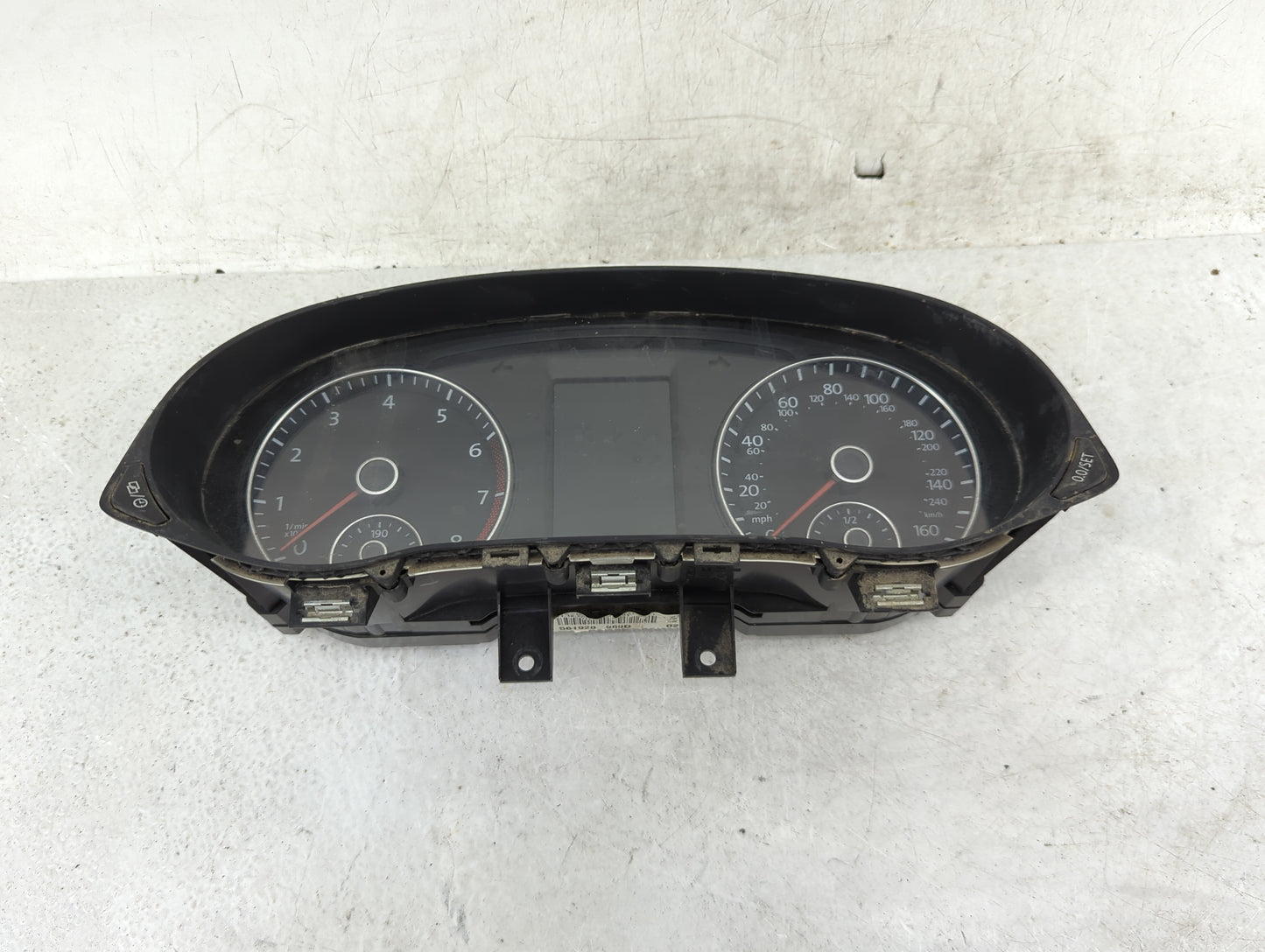 2013-2014 Volkswagen Passat Instrument Cluster Speedometer Gauges P/N:561920960D Fits Fits 2013 2014 OEM Used Auto Parts - O