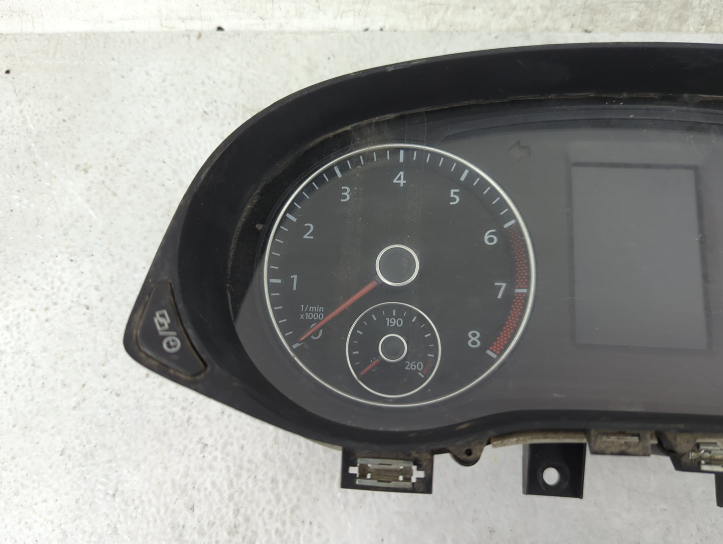 2013-2014 Volkswagen Passat Instrument Cluster Speedometer Gauges P/N:561920960D Fits Fits 2013 2014 OEM Used Auto Parts - O