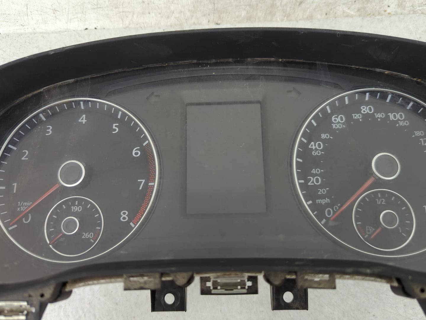 2013-2014 Volkswagen Passat Instrument Cluster Speedometer Gauges P/N:561920960D Fits Fits 2013 2014 OEM Used Auto Parts - O