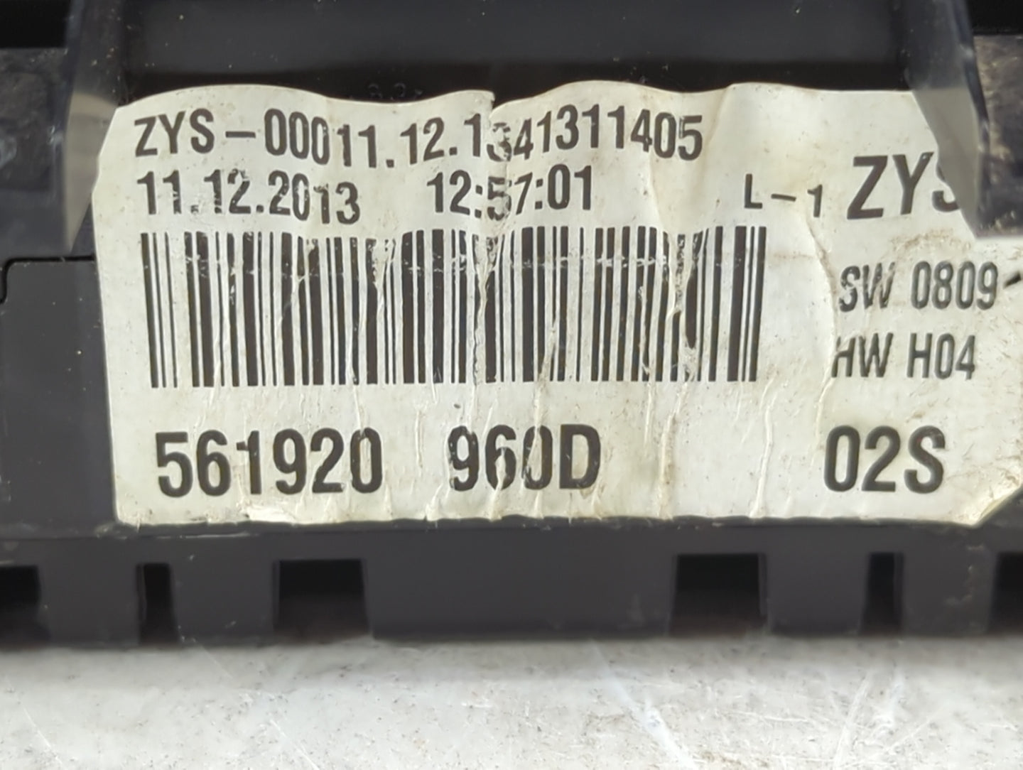 2013-2014 Volkswagen Passat Instrument Cluster Speedometer Gauges P/N:561920960D Fits Fits 2013 2014 OEM Used Auto Parts - O