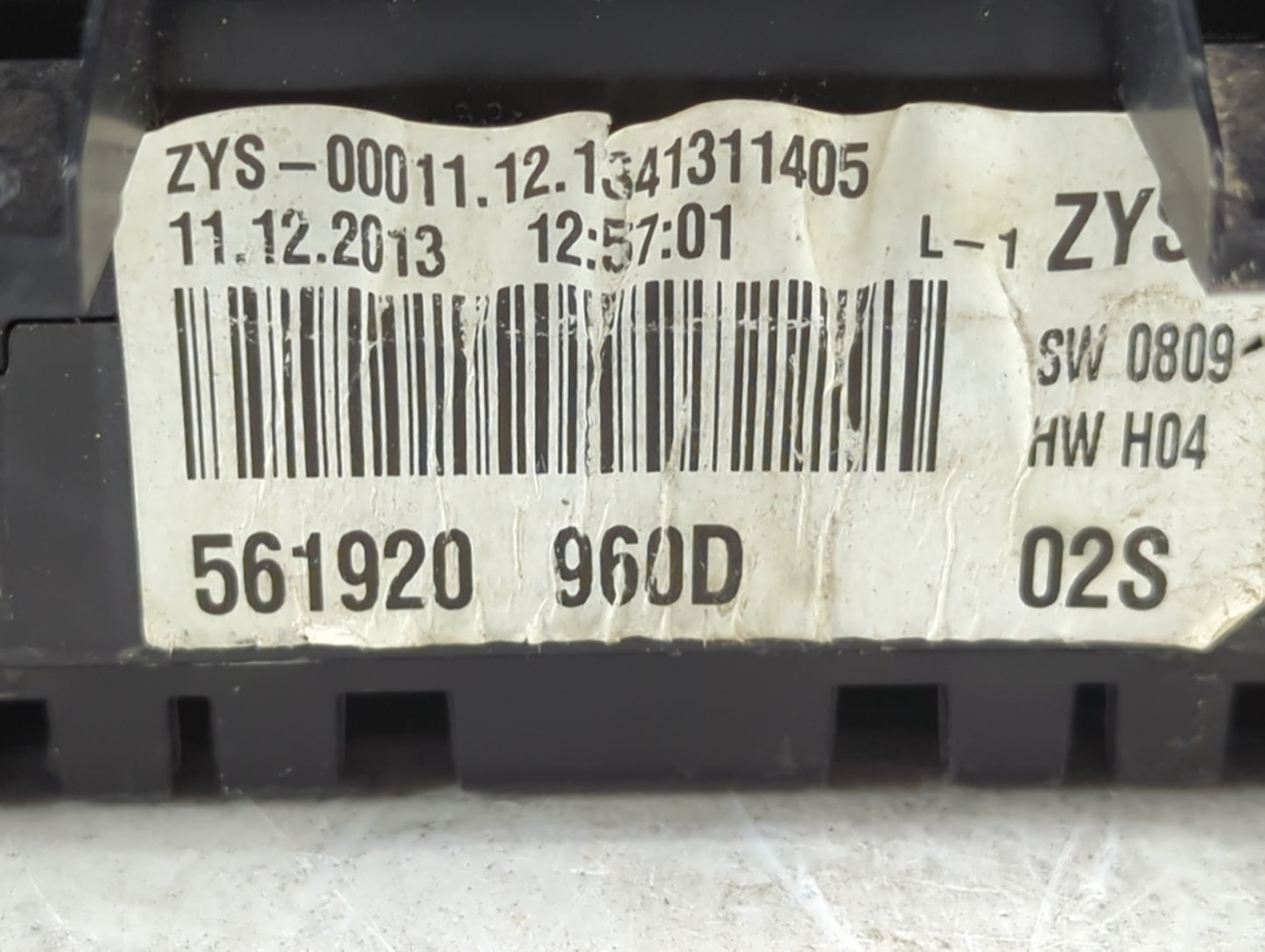 2013-2014 Volkswagen Passat Instrument Cluster Speedometer Gauges P/N:561920960D Fits Fits 2013 2014 OEM Used Auto Parts - O