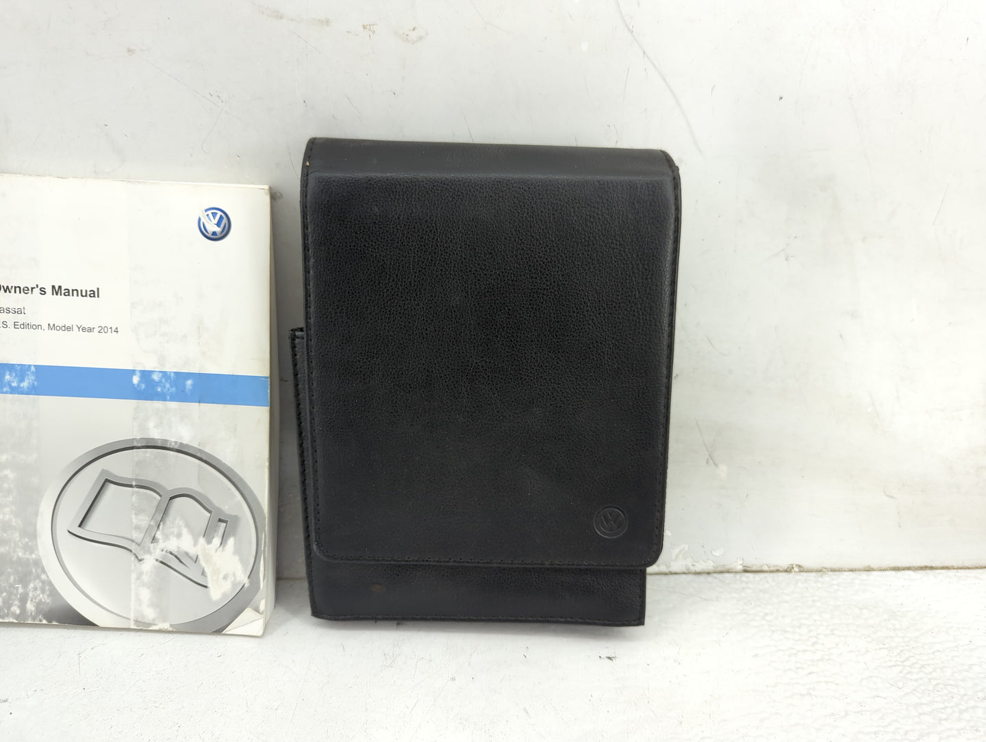 2014 Volkswagen Passat Owners Manual Book Guide P/N:141.5U1.NMS.21 1415U1NMS21 OEM Used Auto Parts - Oemusedautoparts1.com
