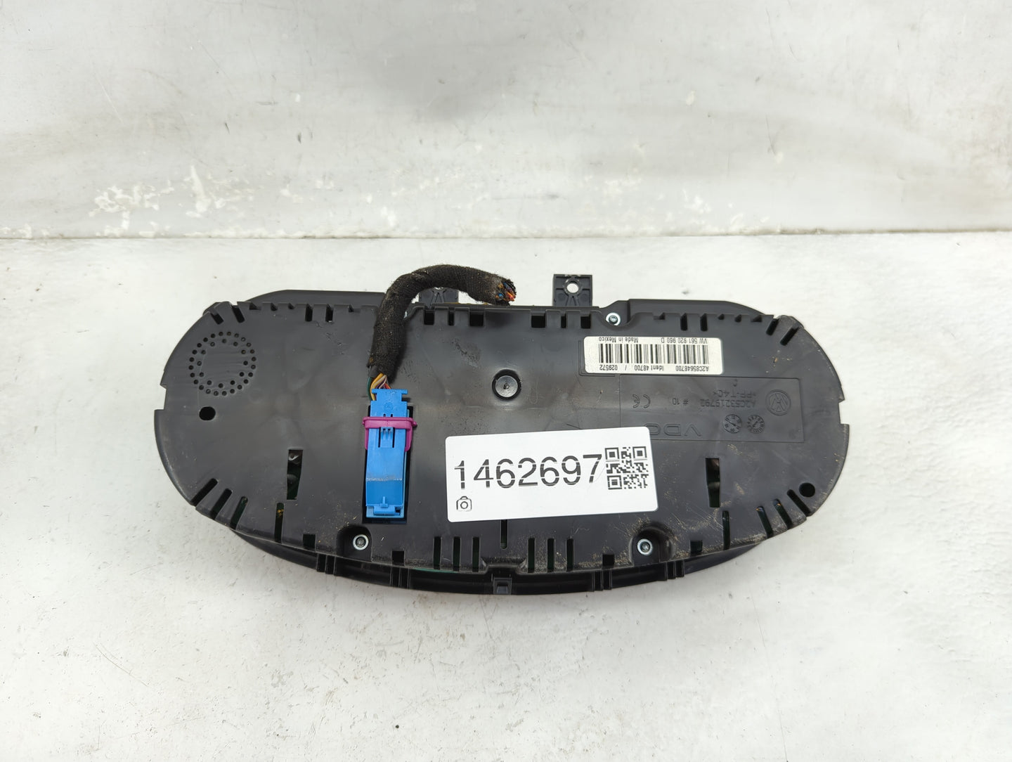 2013-2014 Volkswagen Passat Instrument Cluster Speedometer Gauges P/N:561920960D A2C53415798 Miles: Fits Fits 2013 2014 OEM 