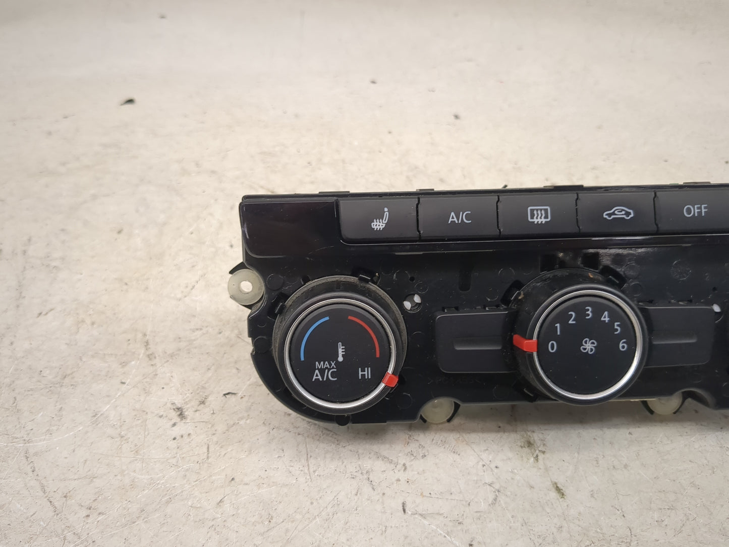 2013-2015 Volkswagen Passat Climate Control Module Temperature AC/Heater Replacement P/N:561907426E 5N1B077177 Fits OEM Used