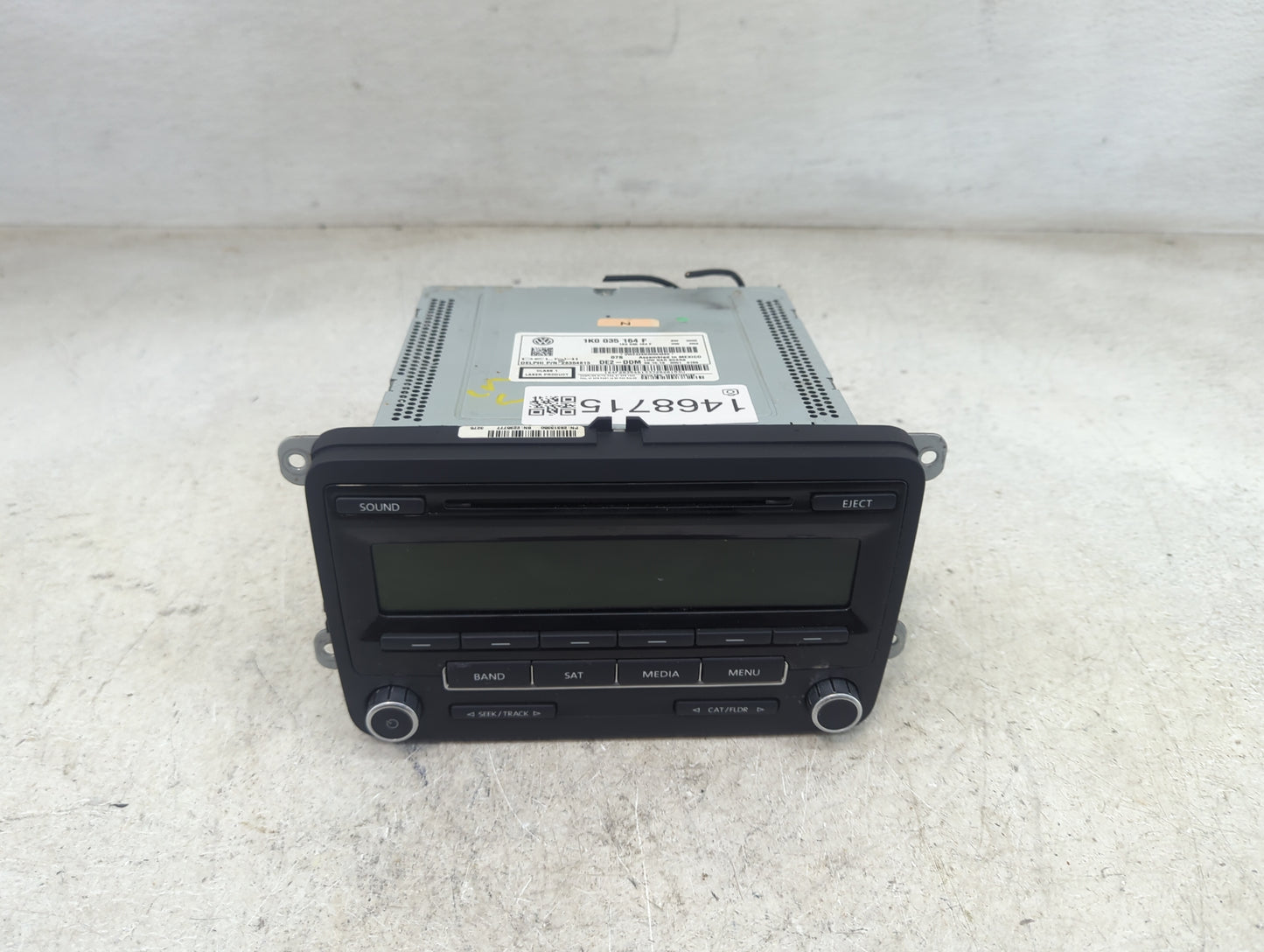 2012-2015 Volkswagen Passat Radio AM FM Cd Player Receiver Replacement P/N:1K0035164F 28354813 Fits OEM Used Auto Parts - Oe