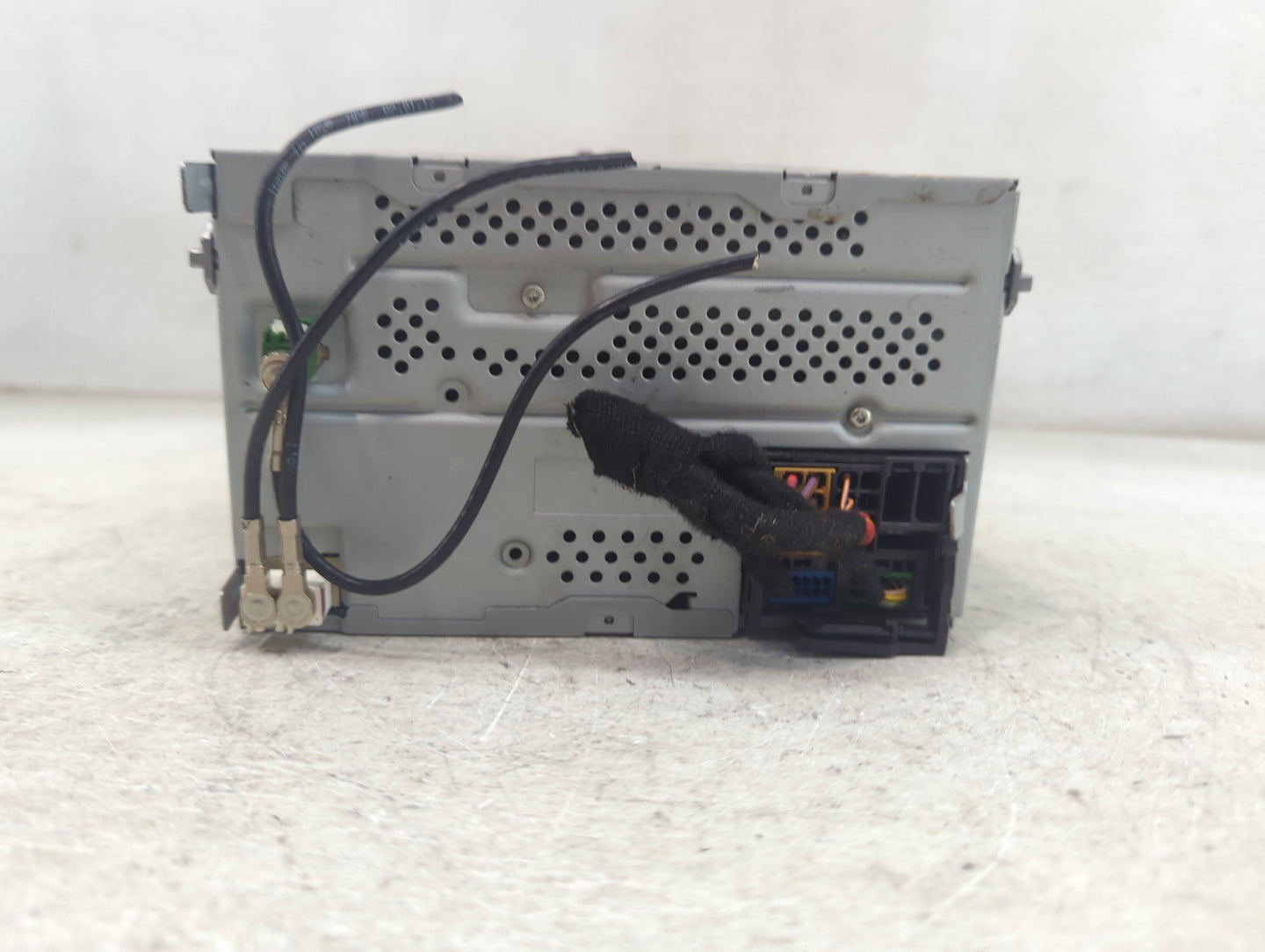 2012-2015 Volkswagen Passat Radio AM FM Cd Player Receiver Replacement P/N:1K0035164F 28354813 Fits OEM Used Auto Parts - Oe