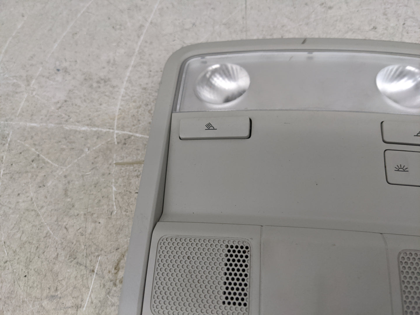 2013-2015 Volkswagen Passat Overhead Roof Console Gray - Oemusedautoparts1.com