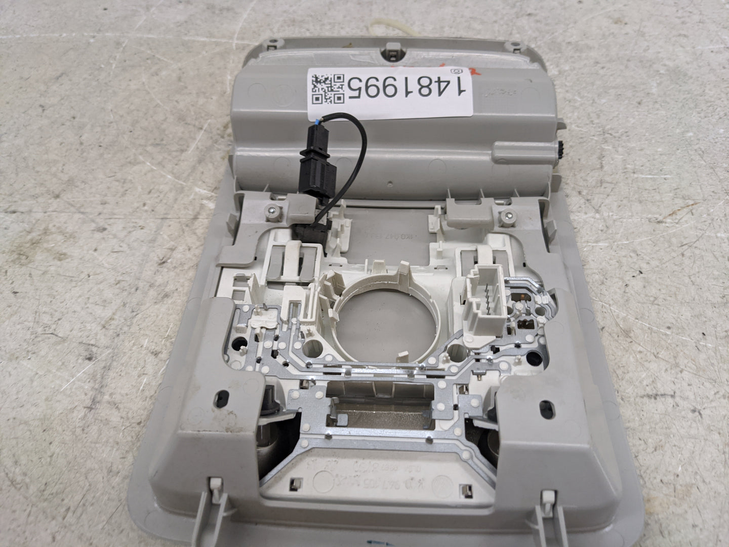 2013-2015 Volkswagen Passat Overhead Roof Console Gray - Oemusedautoparts1.com