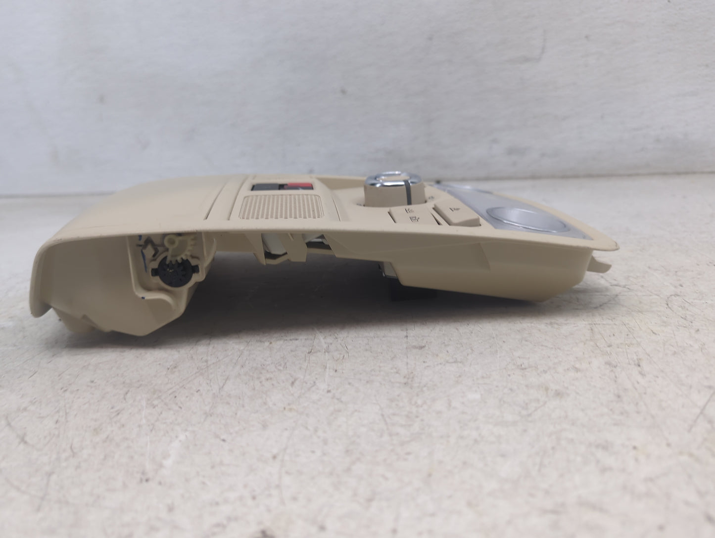 2013-2015 Volkswagen Passat Overhead Roof Console Beige 1482775 - Oemusedautoparts1.com