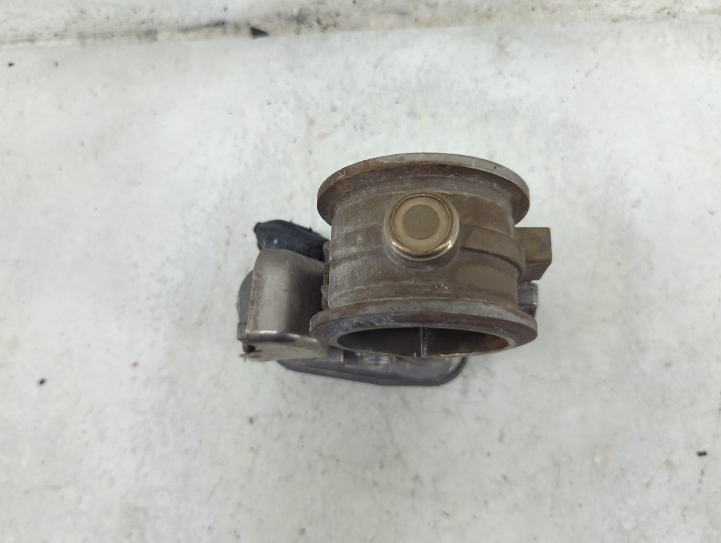 2012-2014 Volkswagen Passat Throttle Body P/N:4H0 253 683 G PCT 1147607H020 Fits Fits 2012 2013 2014 OEM Used Auto Parts - O