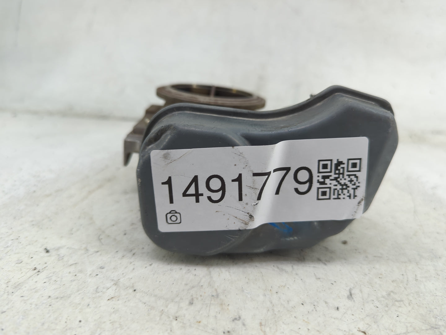 2012-2014 Volkswagen Passat Throttle Body P/N:4H0 253 683 G PCT 1147607H020 Fits Fits 2012 2013 2014 OEM Used Auto Parts - O