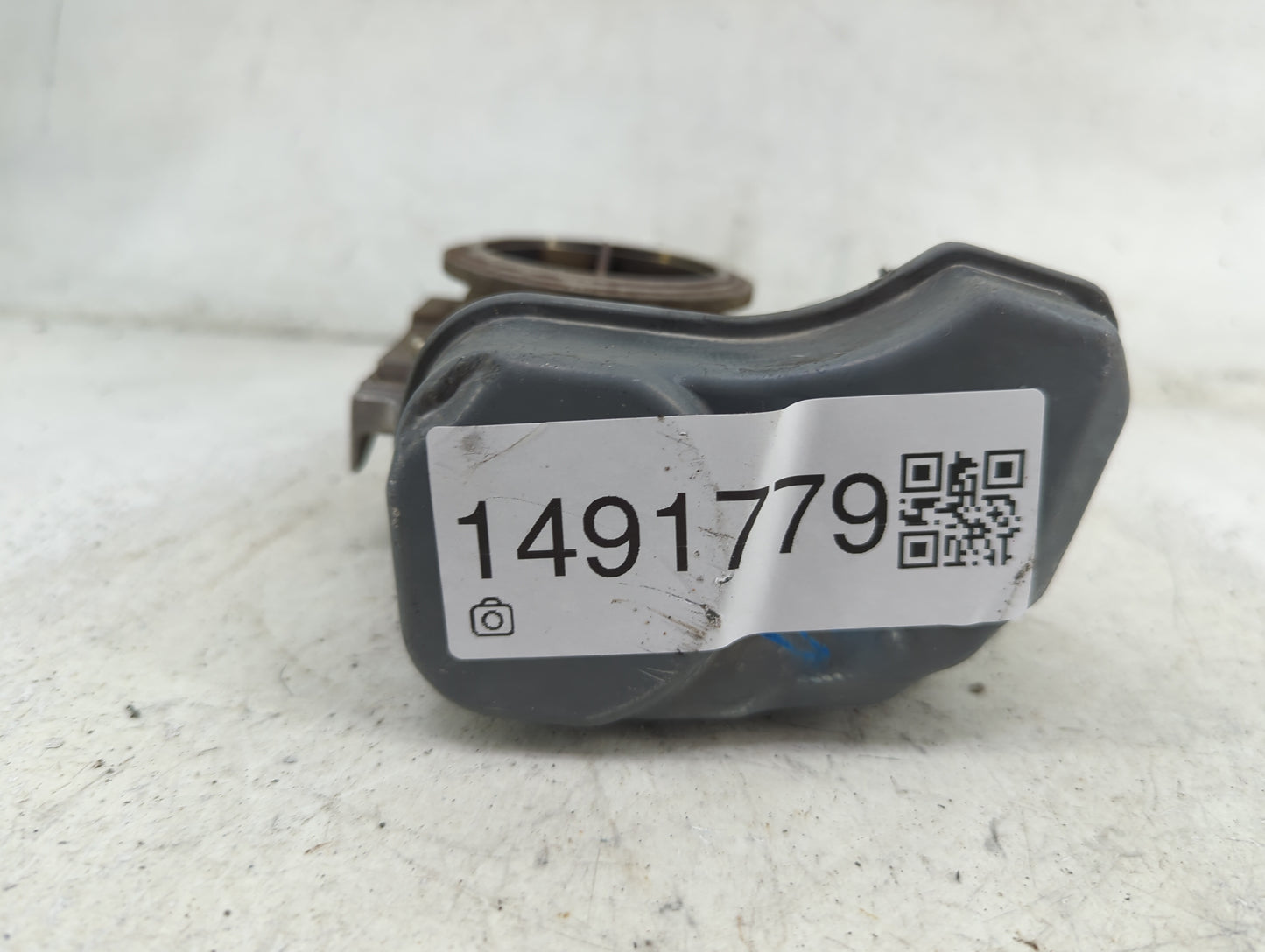 2012-2014 Volkswagen Passat Throttle Body P/N:4H0 253 683 G PCT 1147607H020 Fits Fits 2012 2013 2014 OEM Used Auto Parts - O