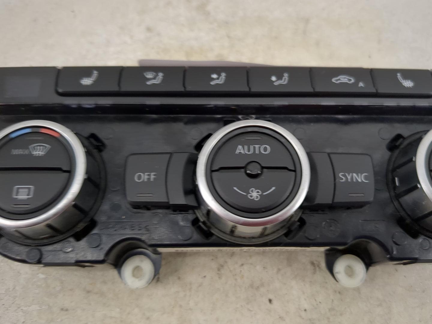 2013-2015 Volkswagen Passat Climate Control Module Temperature AC/Heater Replacement P/N:561907044AB 5HB010753-48 Fits OEM U