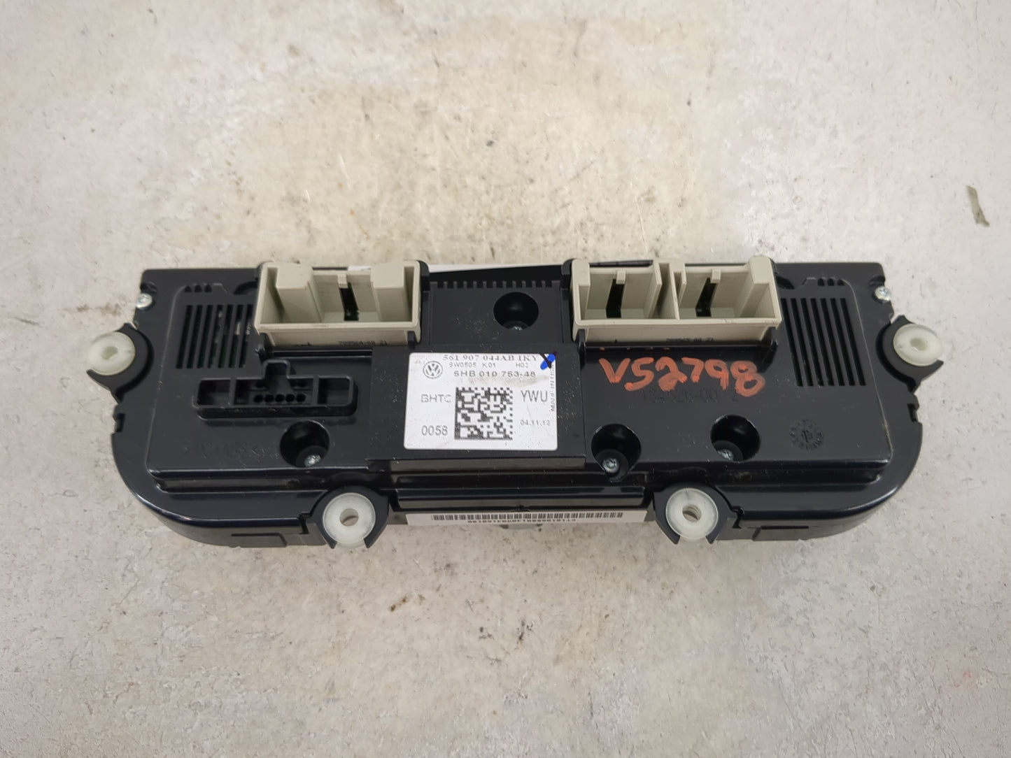 2013-2015 Volkswagen Passat Climate Control Module Temperature AC/Heater Replacement P/N:561907044AB 5HB010753-48 Fits OEM U