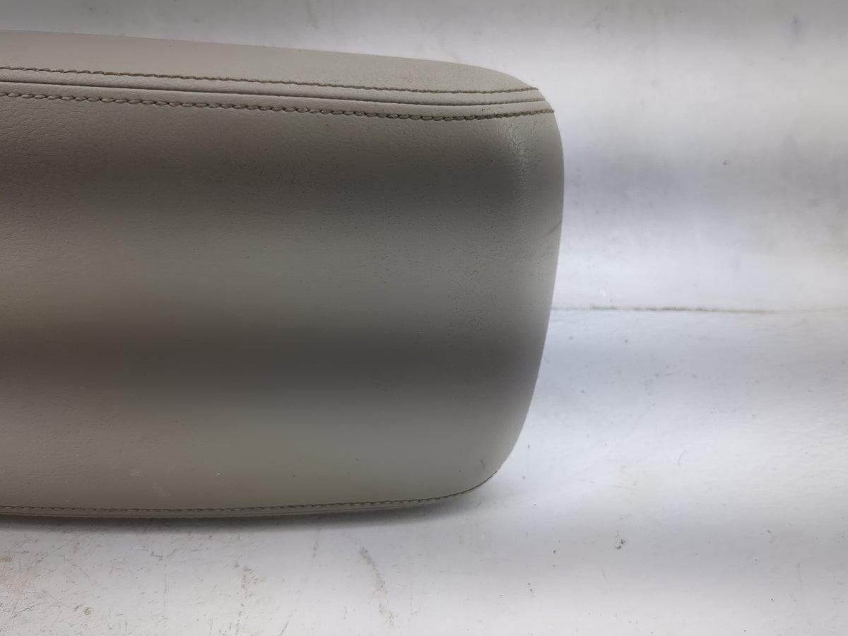 2014 Volkswagen Passat Center Console Armrest Cover Lid P/N:561863239R Fits OEM Used Auto Parts - Oemusedautoparts1.com
