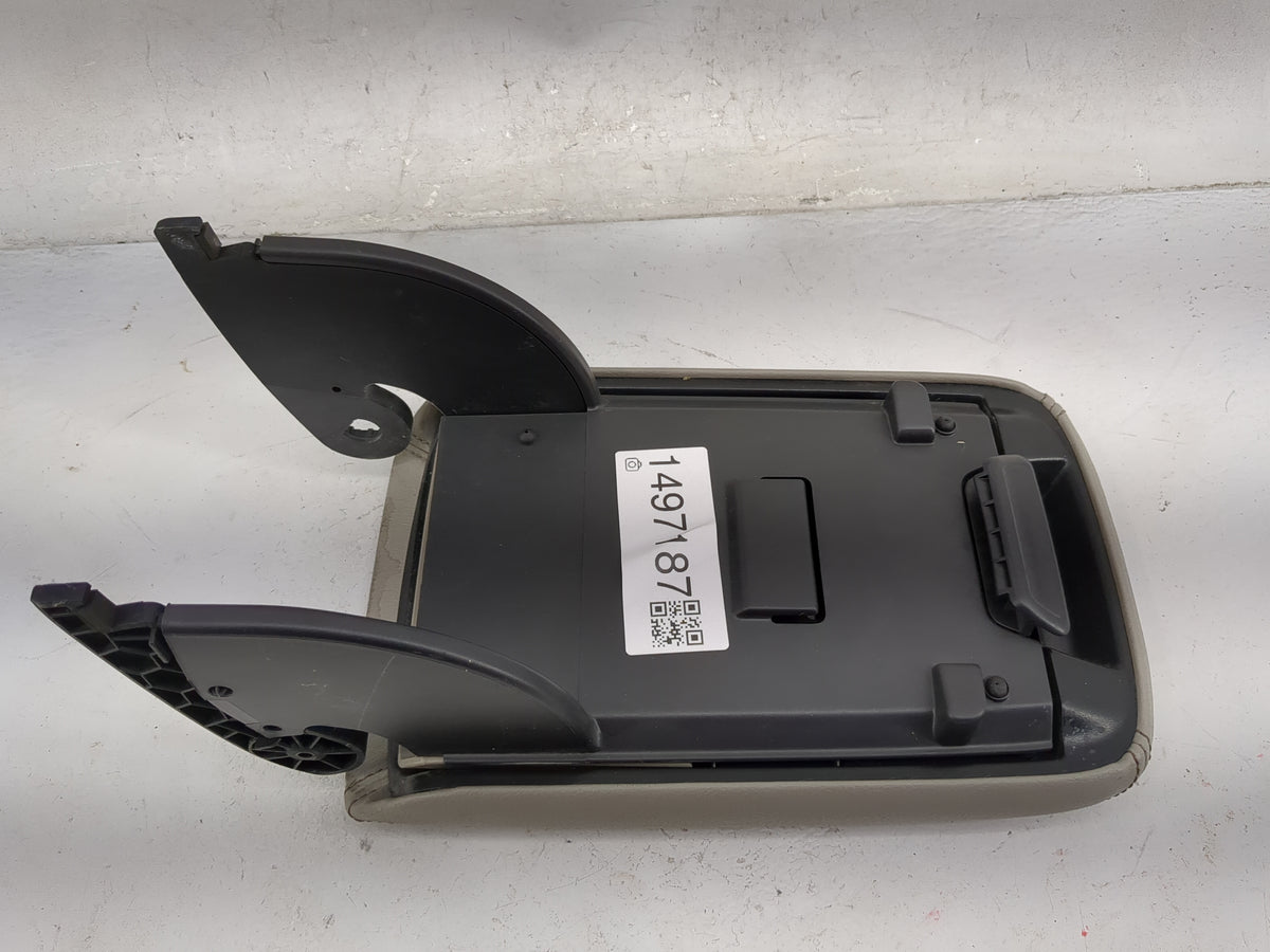 2014 Volkswagen Passat Center Console Armrest Cover Lid P/N:561863239R Fits OEM Used Auto Parts - Oemusedautoparts1.com