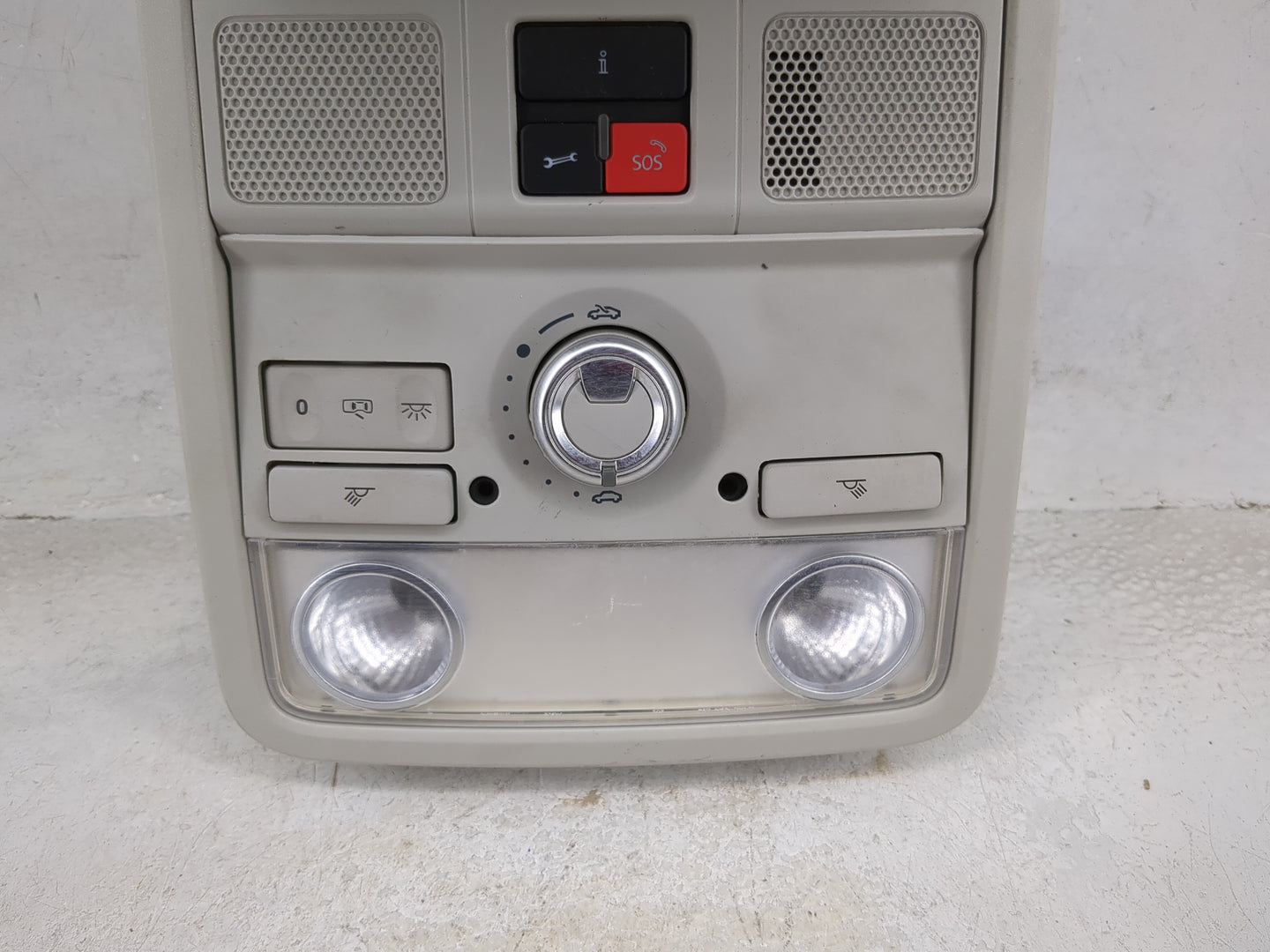 2016-2020 Volkswagen Passat Overhead Roof Console Beige - Oemusedautoparts1.com