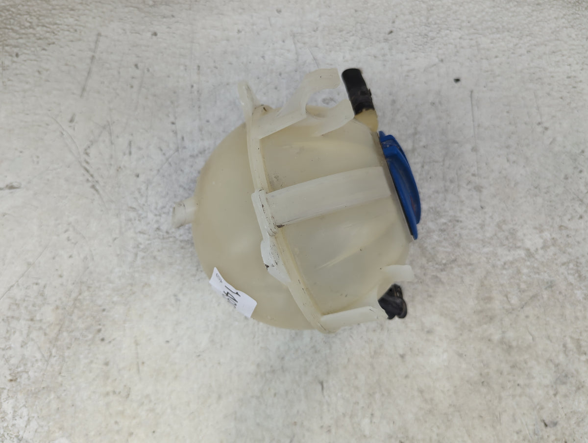 2006 Volkswagen Passat Radiator Coolant Overflow Expansion Tank Bottle 1499461 - Oemusedautoparts1.com