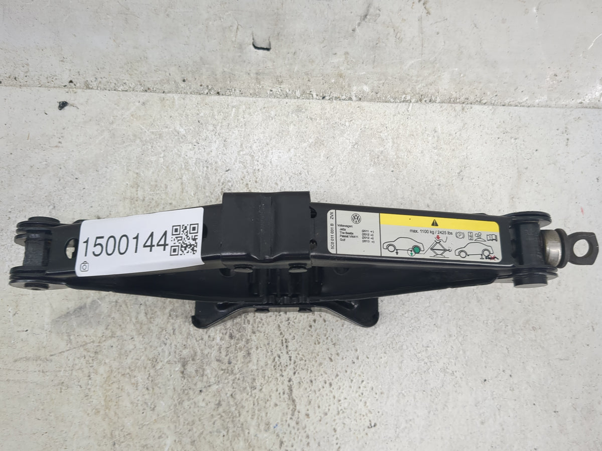 2014 Volkswagen Passat Spare Scissor Car Jack - Oemusedautoparts1.com