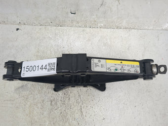 compare product 2014 Volkswagen Passat Spare Scissor Car Jack