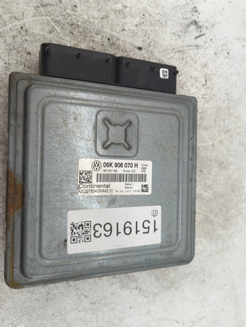 2014 Volkswagen Passat PCM Engine Control Computer ECU ECM PCU OEM P/N:06K906070H 06K907425, A2C32782400HAAE01 Fits 2015 OEM
