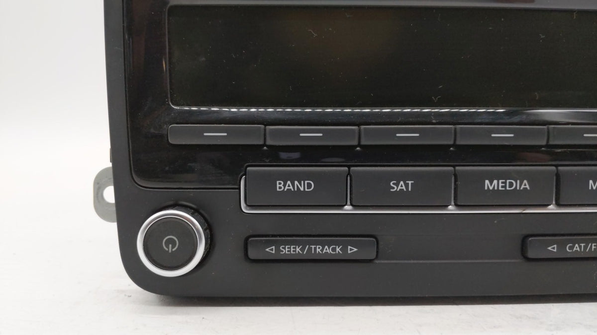 2013-2015 Volkswagen Passat Am Fm Cd Player Radio Receiver 159178 - Oemusedautoparts1.com