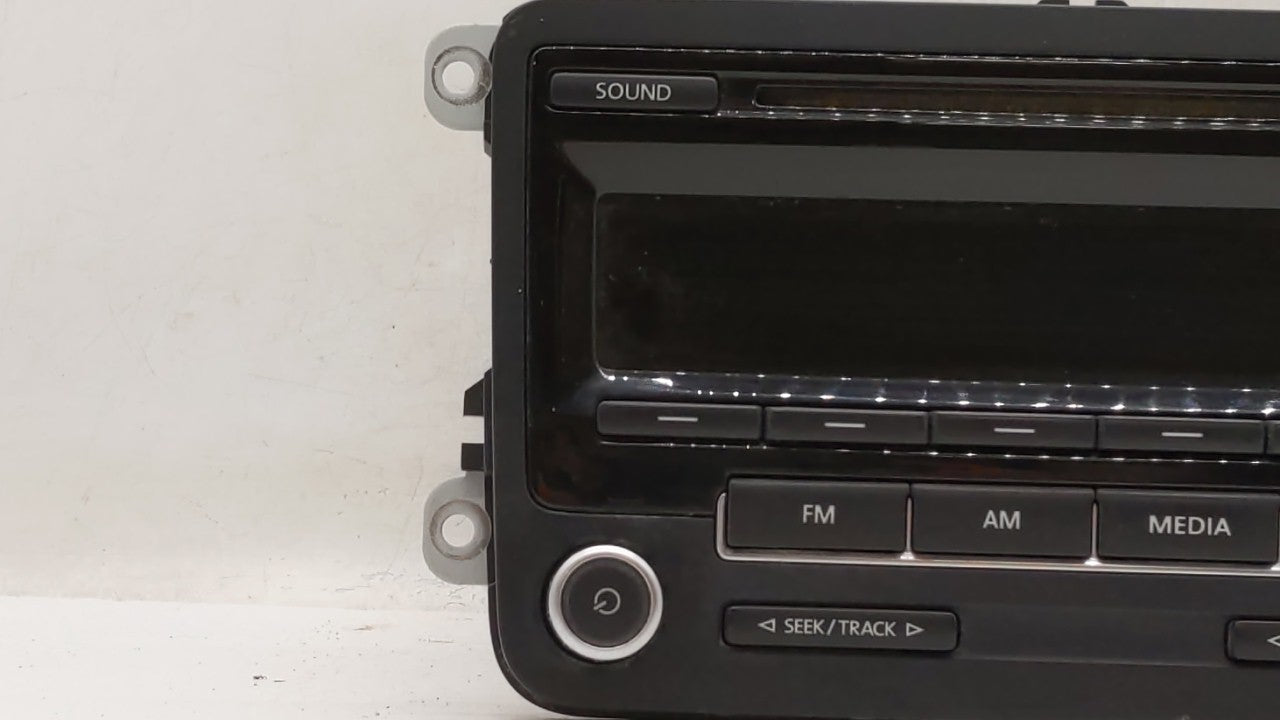 2012-2015 Volkswagen Passat Am Fm Cd Player Radio Receiver - Oemusedautoparts1.com