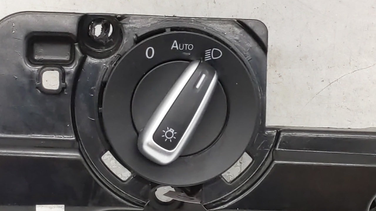2014 Volkswagen Passat Headlight Head Light Switch Lamp Control - Oemusedautoparts1.com