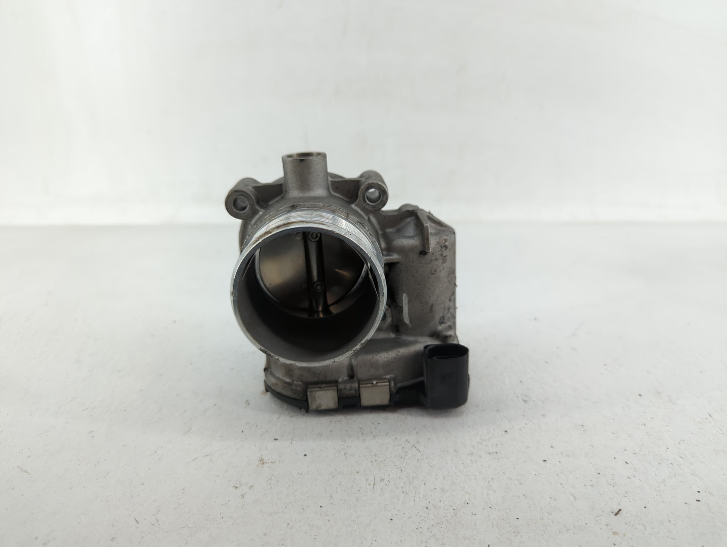 2014-2017 Volkswagen Passat Throttle Body P/N:06K 133 062 D 06K 133 062 E, 06K 133 062 AA Fits Fits 2014 2015 2016 2017 OEM 